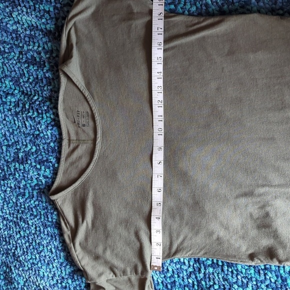 Nike Dri-Fit Tee XS - Picture 11 of 12